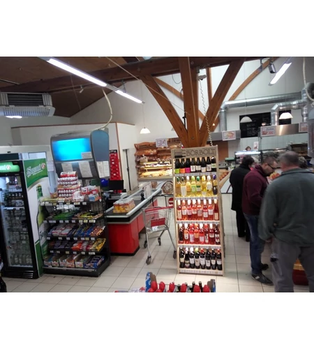 Új borállvány a pécsi Novroban